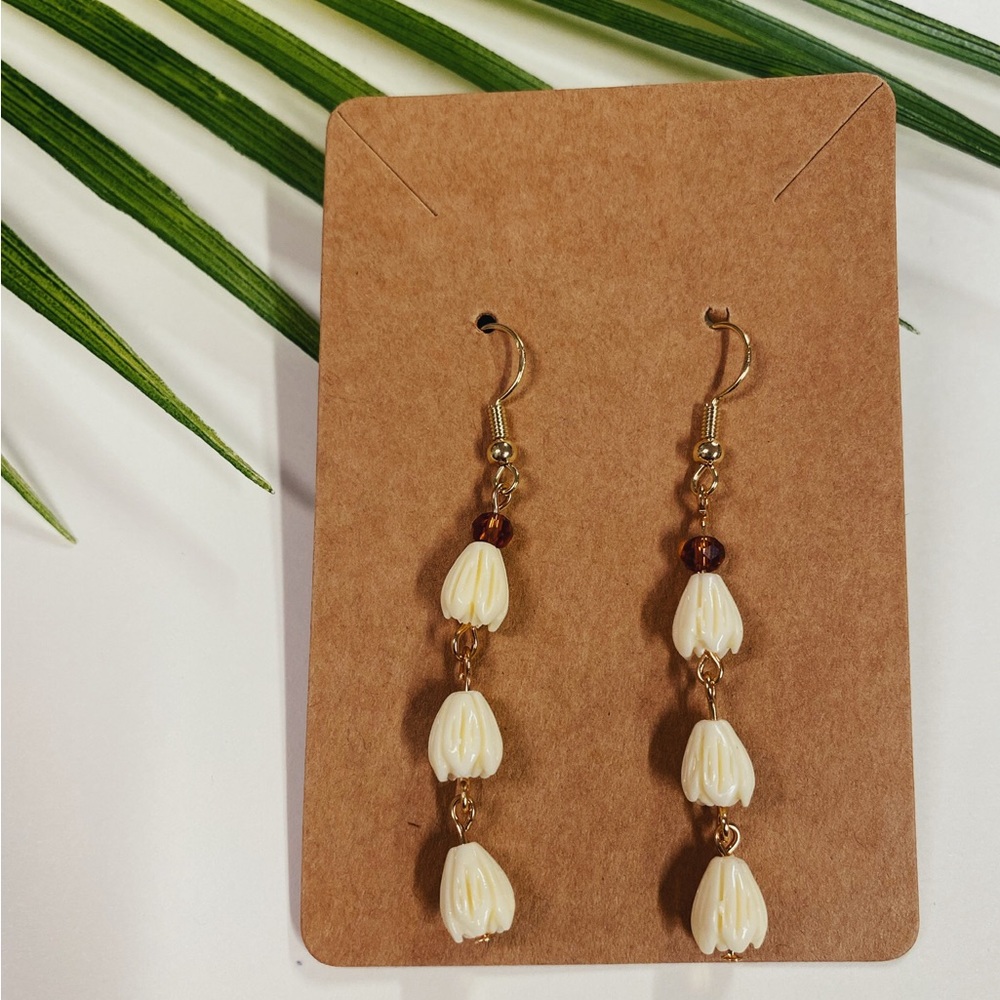 Dangling Flower Earrings